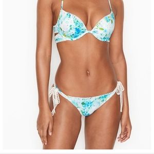 VICTORIA'S SECRETKiawah Crochet String Cheeky Bikini Bottom Swimsuit  Si…